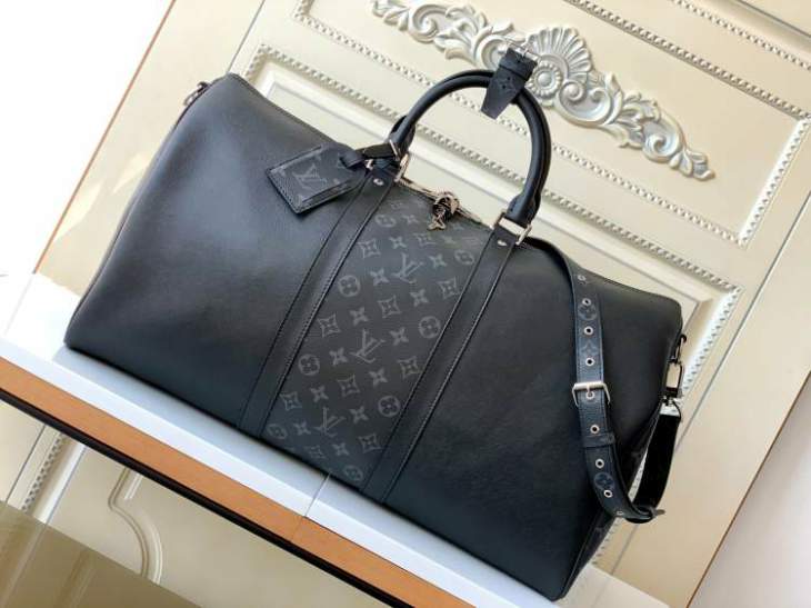 Picture of Louis Vuitton Mens Bags _SKUfw144666943fw